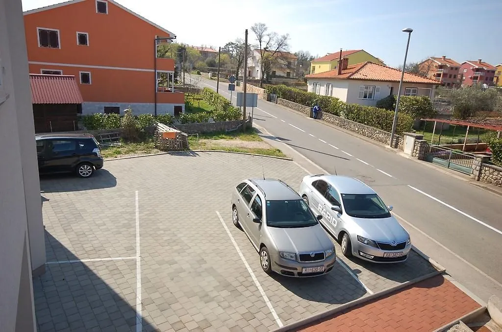 Two-Bedroom Apartment In Malinska III
