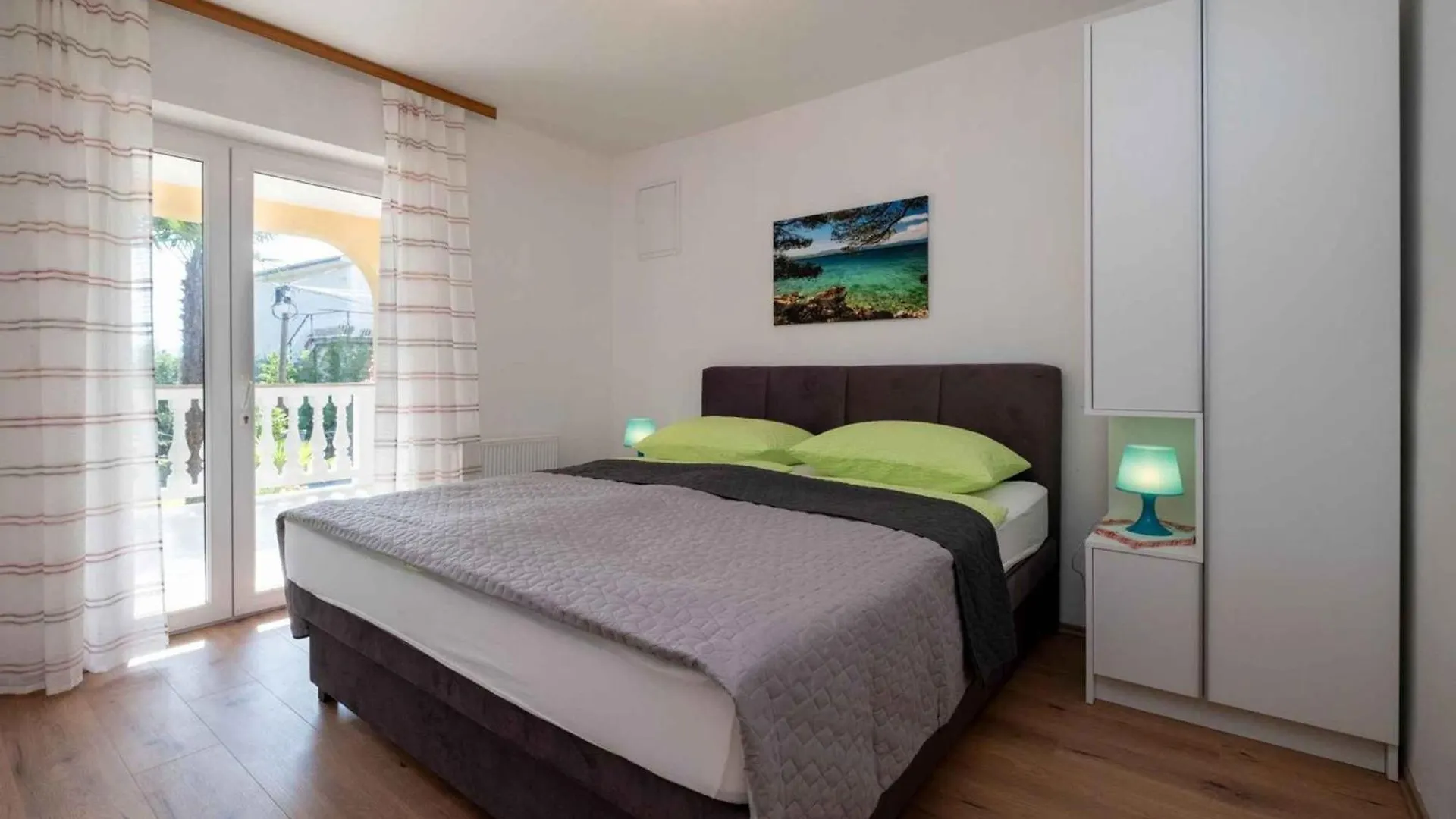 Two-Bedroom Apartment In Malinska III