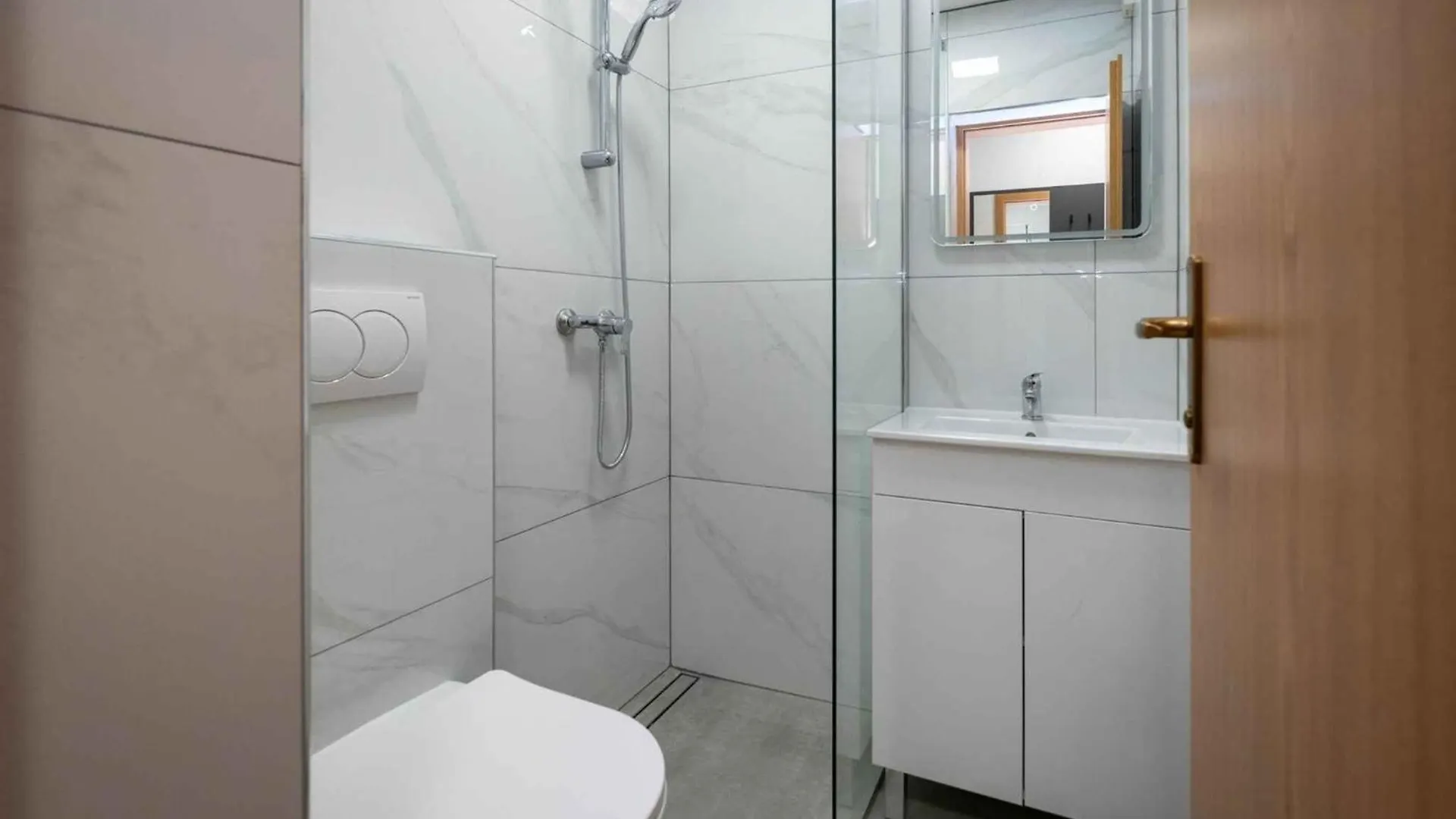 Two-Bedroom Apartment In Malinska III