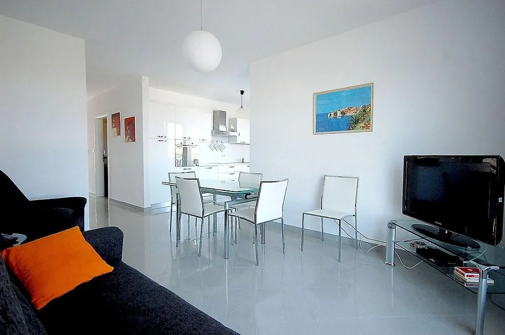 Two-Bedroom Apartment In Malinska III 0*,