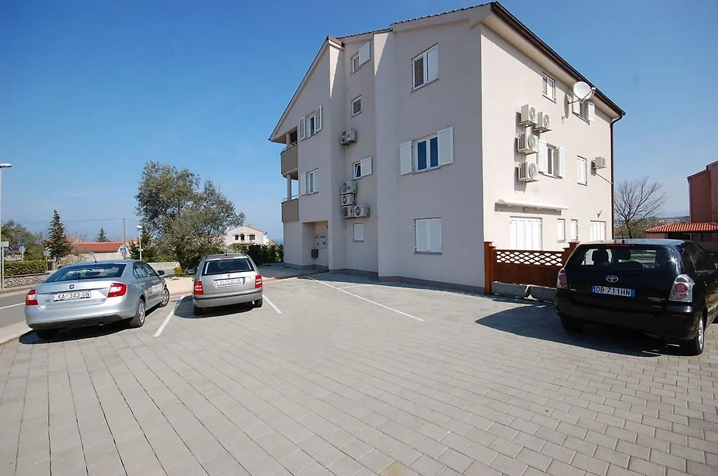 Two-Bedroom Apartment In Malinska III